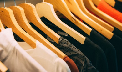 Hoe design en verkoop je t-shirts online